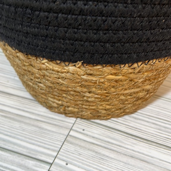 Rope and Seagrass Basket - Picture 3 of 8